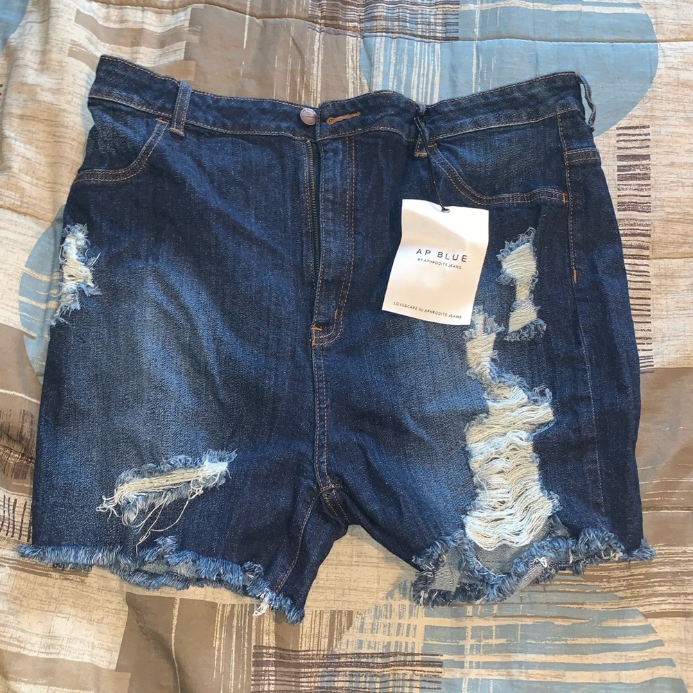 Bermuda jean shorts